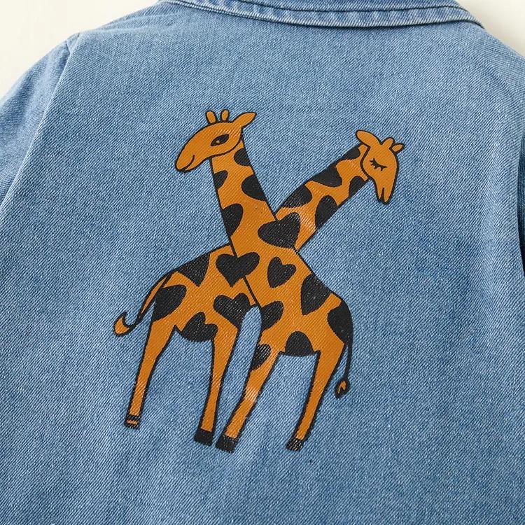 Macacão Jeans Girafas